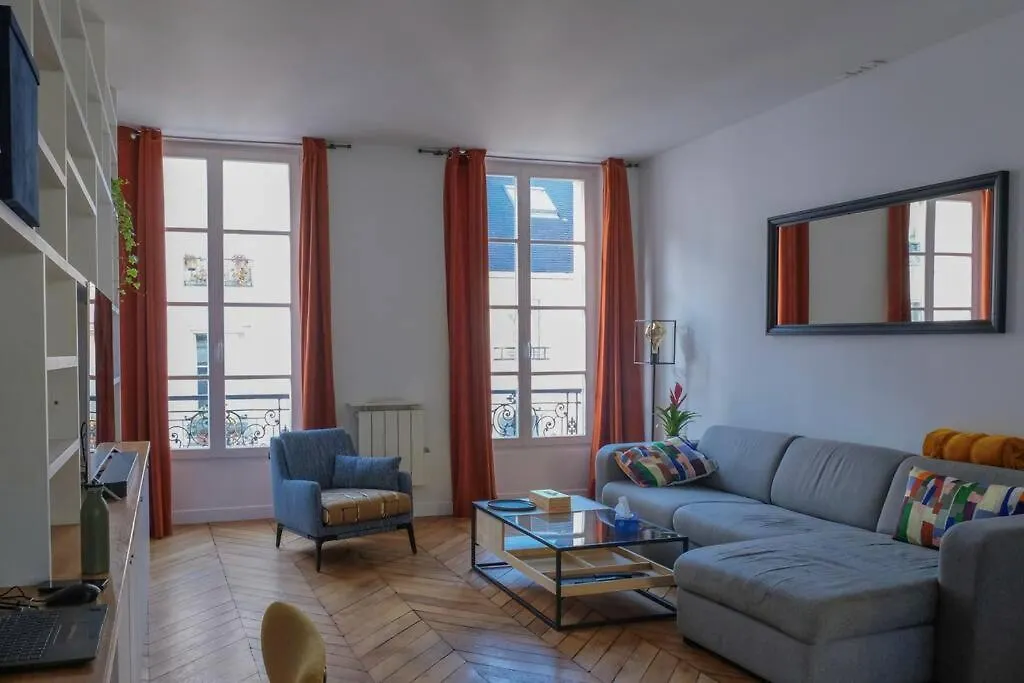 Luxurious Apartment In Marais Paris