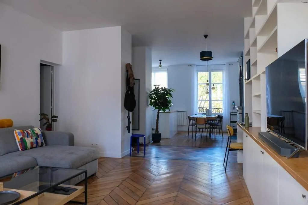 Luxurious Apartment In Marais Paris France