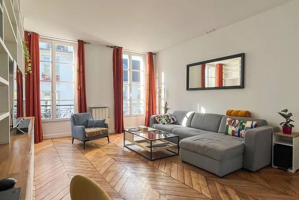 Luxurious Apartment In Marais Paris