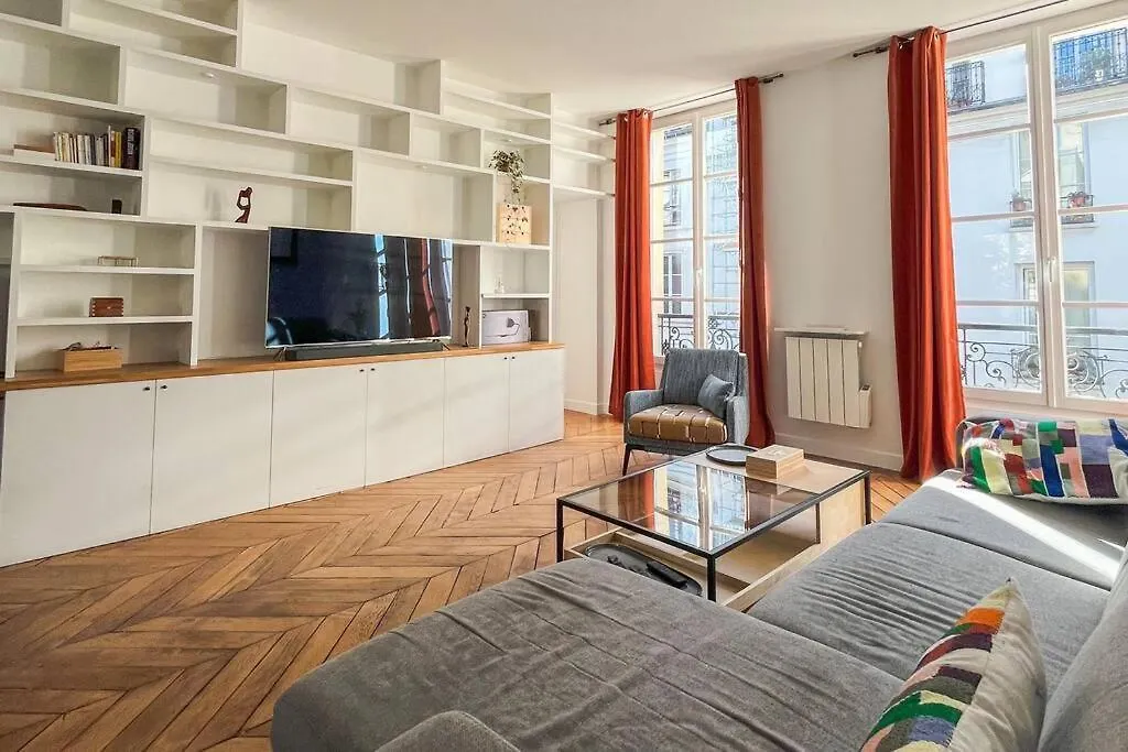 Luxurious Apartment In Marais Paris